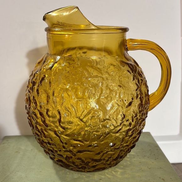 Anchor Hocking Lido Milano Honey Gold Vintage Crinkle Ball Pitcher - Picture 1 of 6